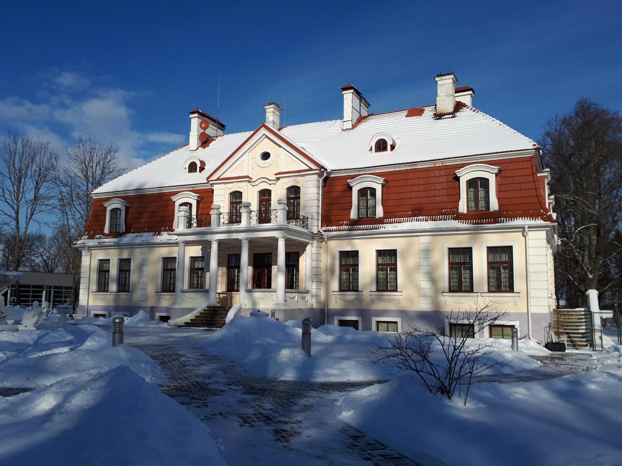 Отель Sventes Muiza Экстерьер фото